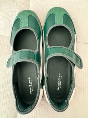 Project Cloud Women's Green Mary Jane Memory Foam Flats